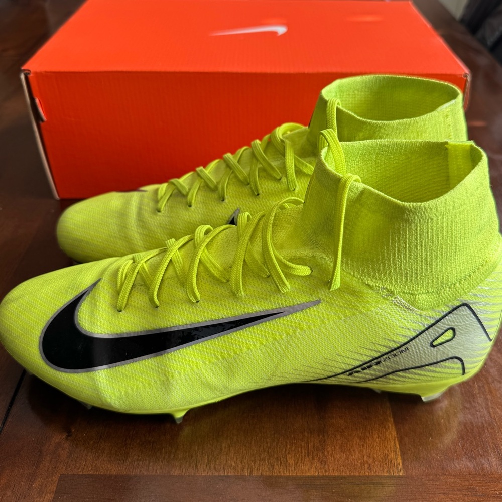 Nike Superfly 10 PRO FG Soccer Cleats - Volt/Black - Mens 9.5 - Great Condition